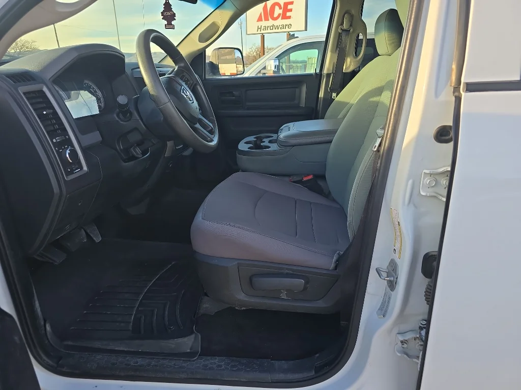 Used 2015 Bright White Clearcoat Ram Tradesman image 28