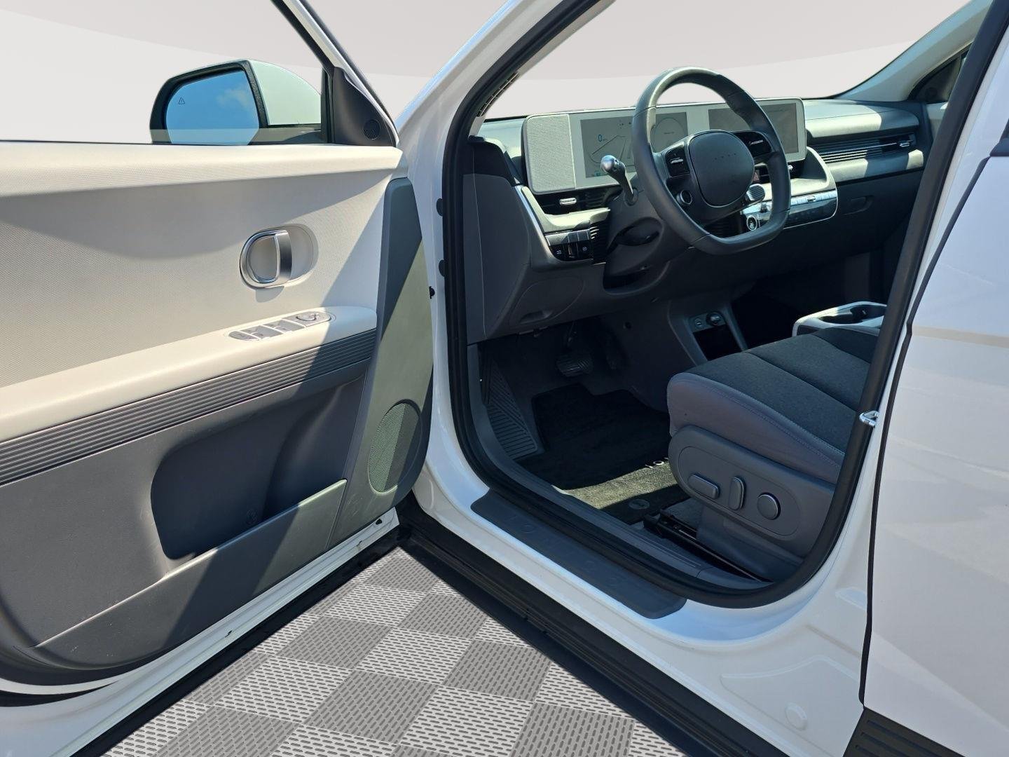 Used 2024 Atlas White Hyundai SE image 10