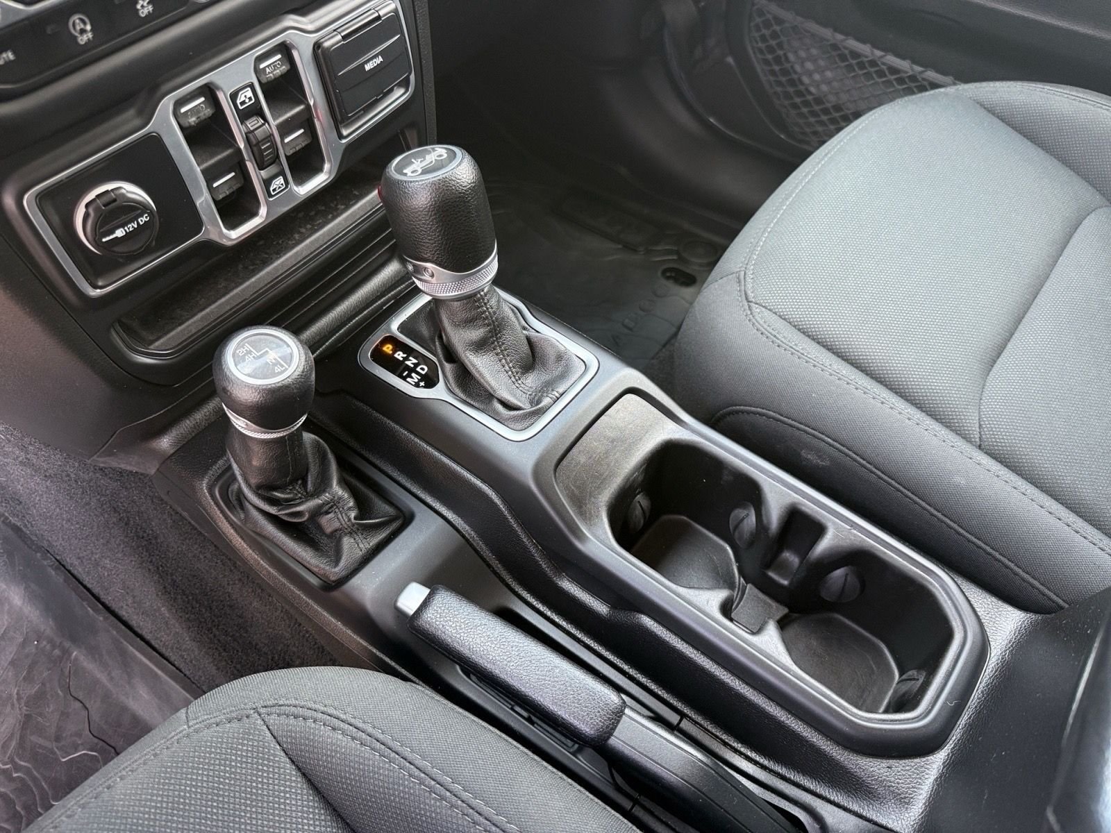 Used 2018 Crystal Metallic Jeep Unlimited Sport S image 23