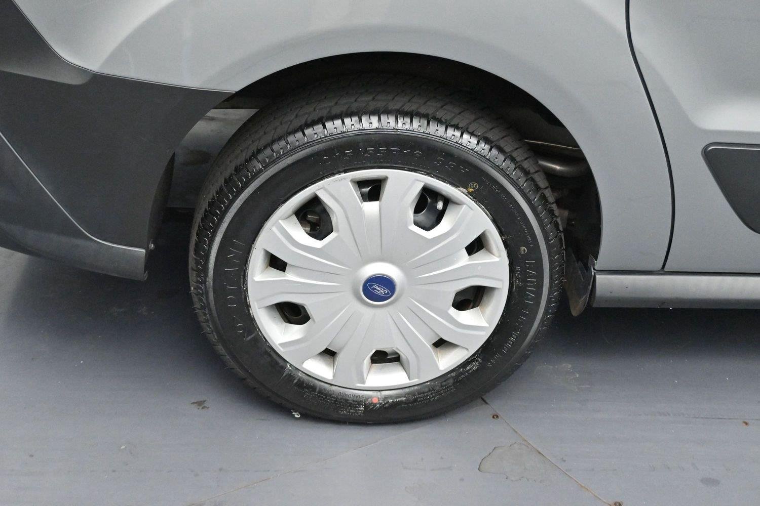 Used 2022 Solar Silver Ford XL image 34