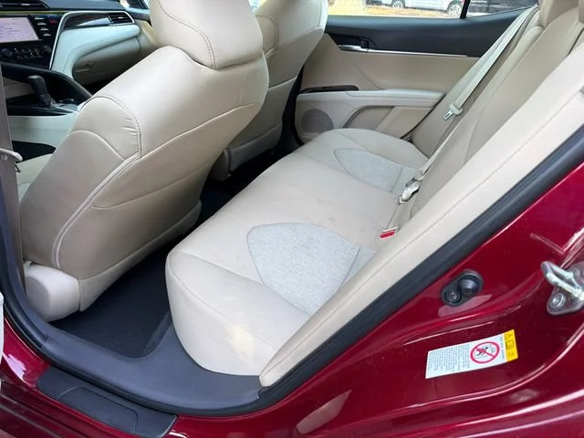 Used 2018 Red Toyota LE image 20