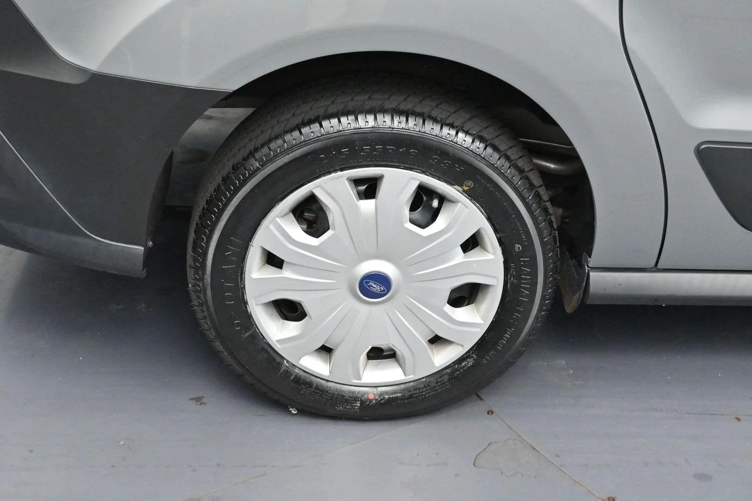 Used 2022 Solar Silver Ford XL image 34