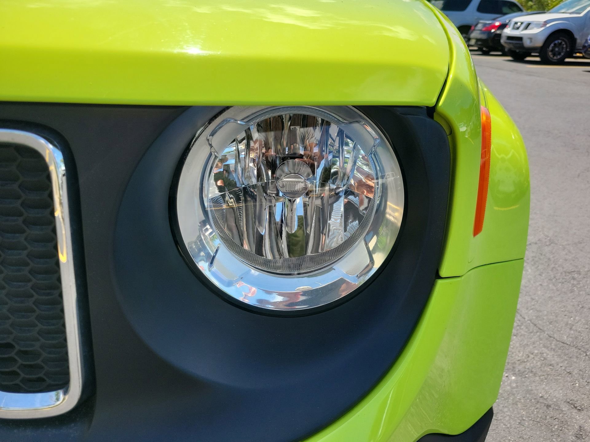 Used 2017 Hypergreen Clearcoat Jeep Sport image 11