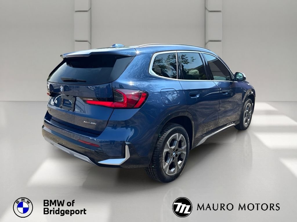 Used 2023 Blue BMW xDrive28i image 6