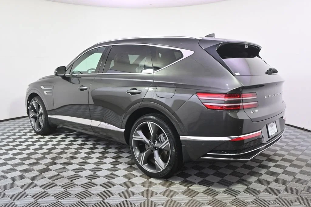 Used 2025  Genesis 3.5T Prestige image 3