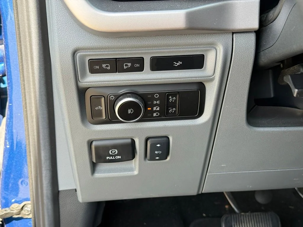 Used 2023 Blue Ford XLT image 19