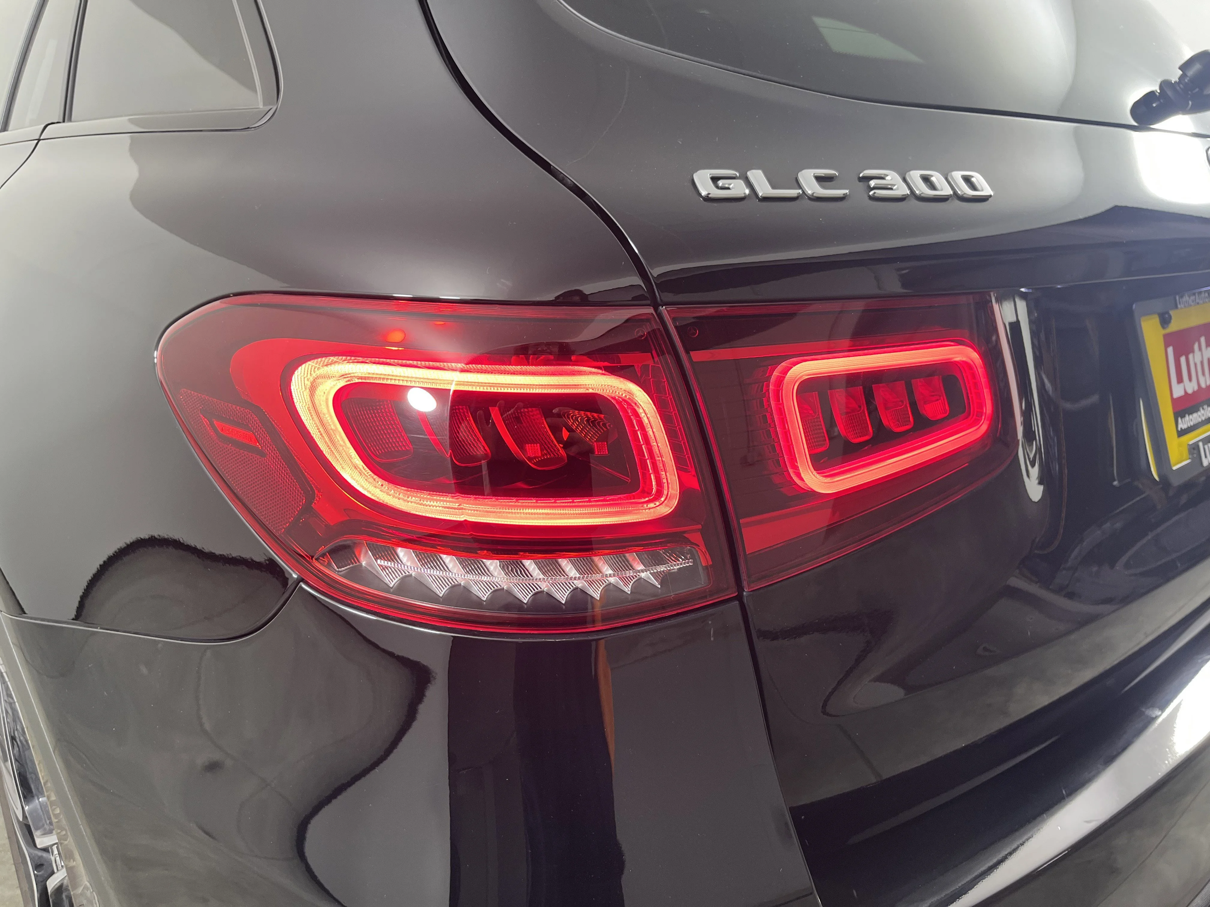 Used 2022 Black Mercedes-Benz GLC 300 image 25