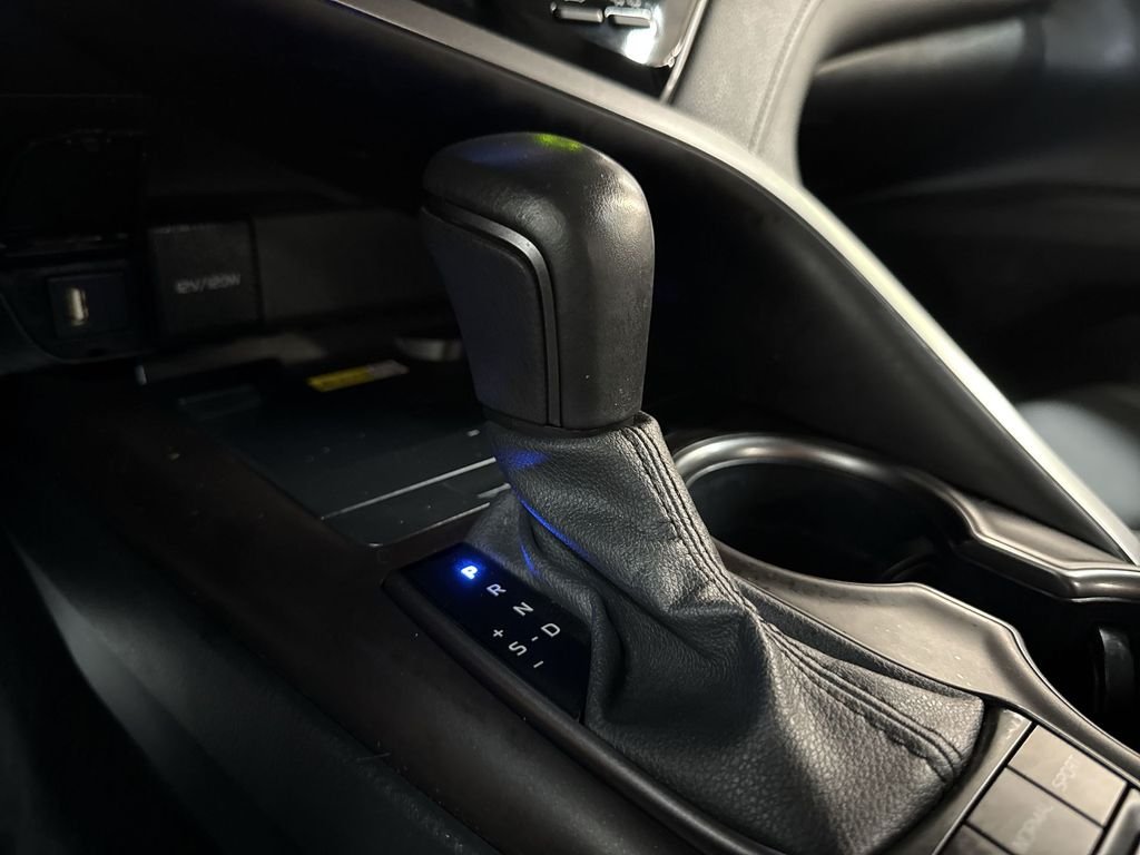 Used 2024 Ice Toyota SE image 24