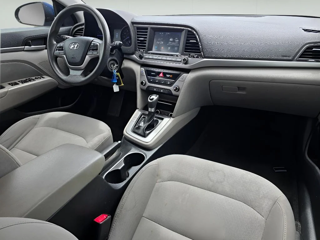 Used 2018 Lakeside Blue Hyundai SEL image 14