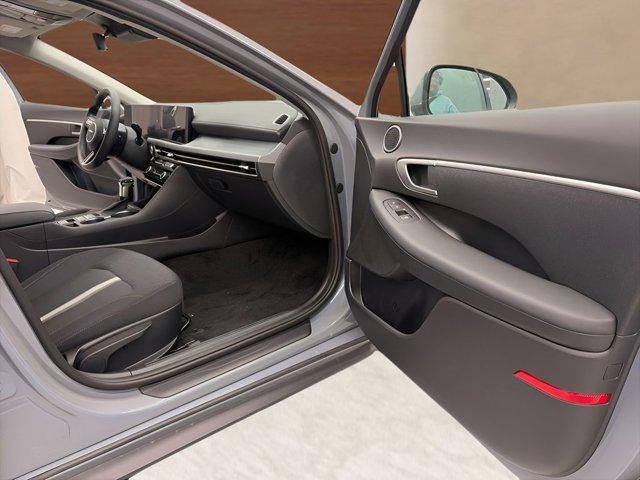 New 2026 Blue Hyundai SE image 15