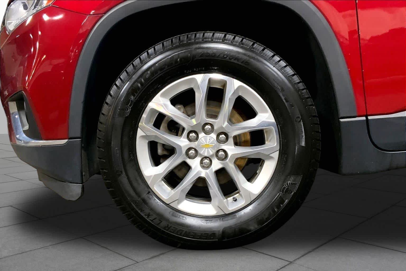 Used 2018 Cajun Red Tintcoat Chevrolet LT Cloth image 11