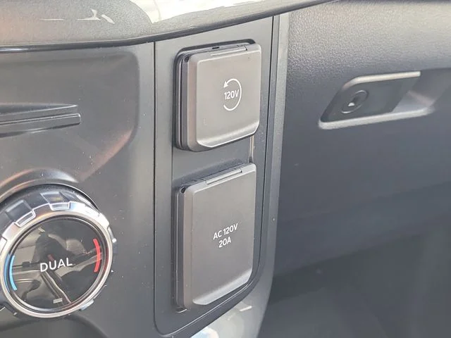 Used 2022 Gray Ford XLT image 27