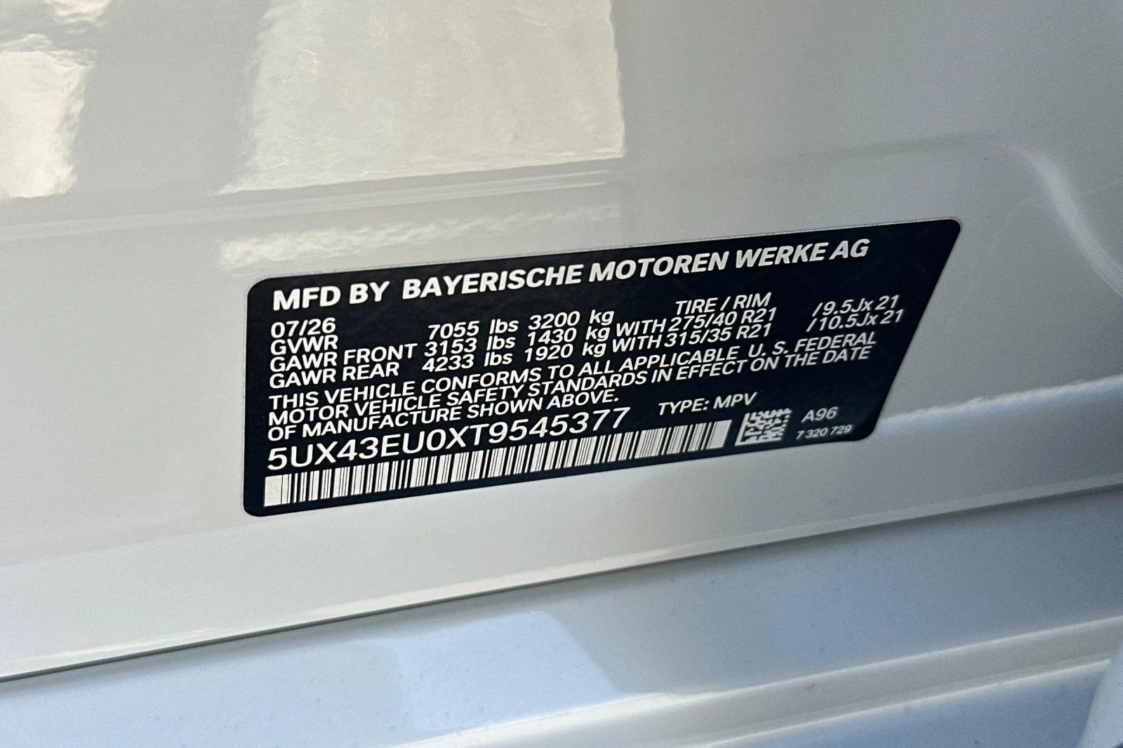 New 2026 Mineral White Metallic BMW xDrive50e image 23
