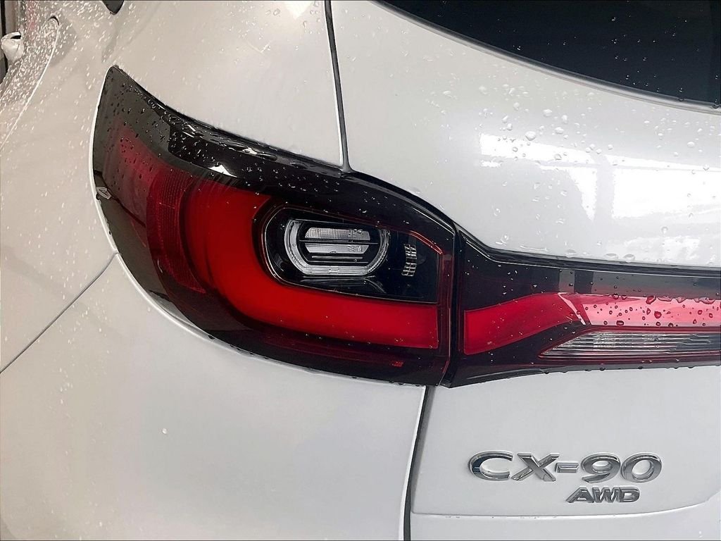 Used 2024 White Mazda Preferred image 33