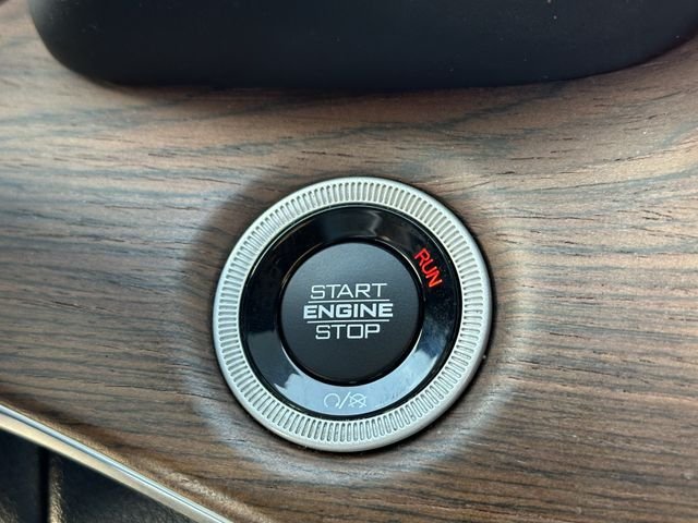 Used 2022 White Jeep Summit image 21