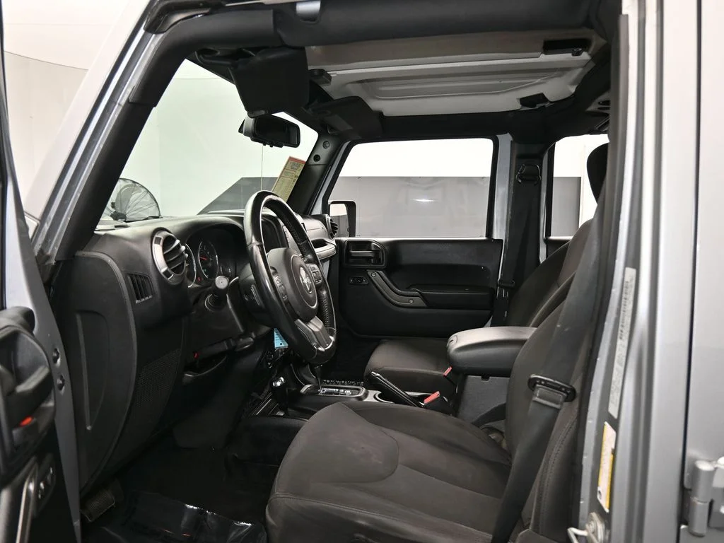 Used 2016 Billet Silver Metallic Clearcoat Jeep Unlimited Sport image 11