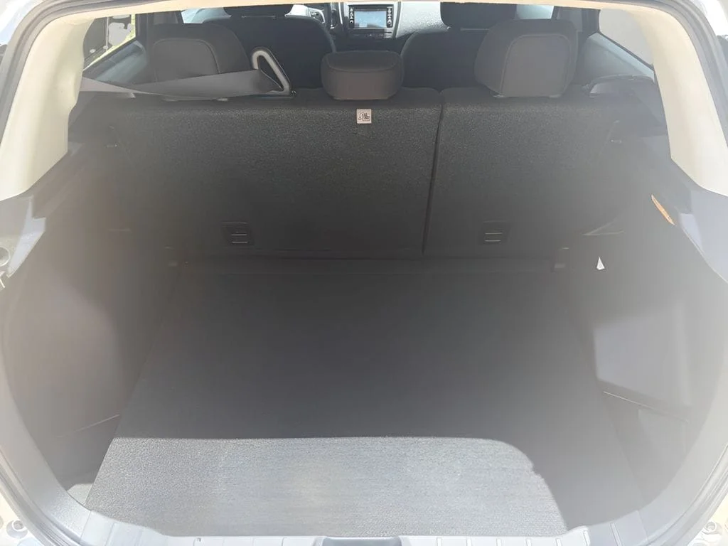 Used 2024 Silver Mitsubishi 2.0 ES image 7