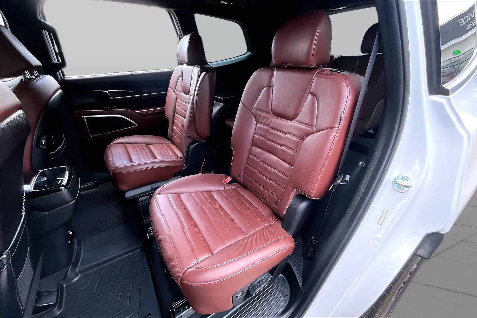 Certified Used 2024 Glacial White Pearl Kia SX Prestige image 21