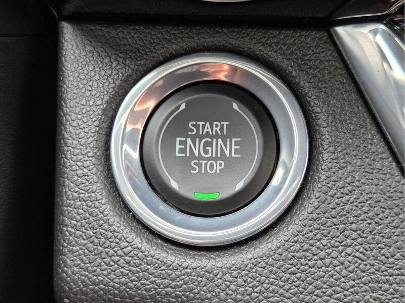 Used 2025 White Frost BUICK FWD 4DR AVENIR image 29