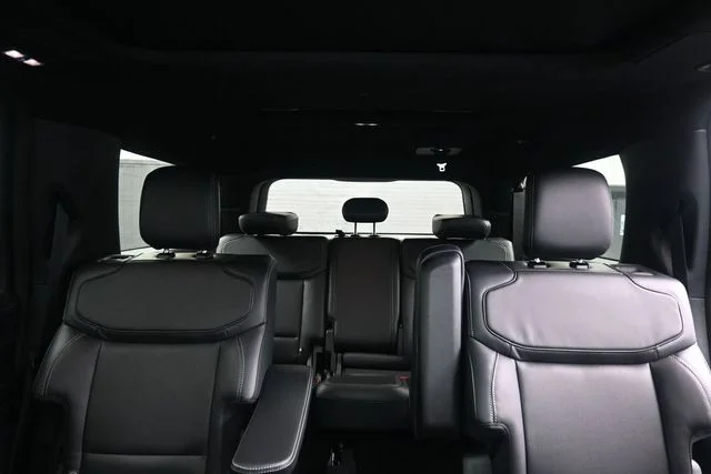 New 2026 Agate Black Metallic Ford MAX Platinum® image 19