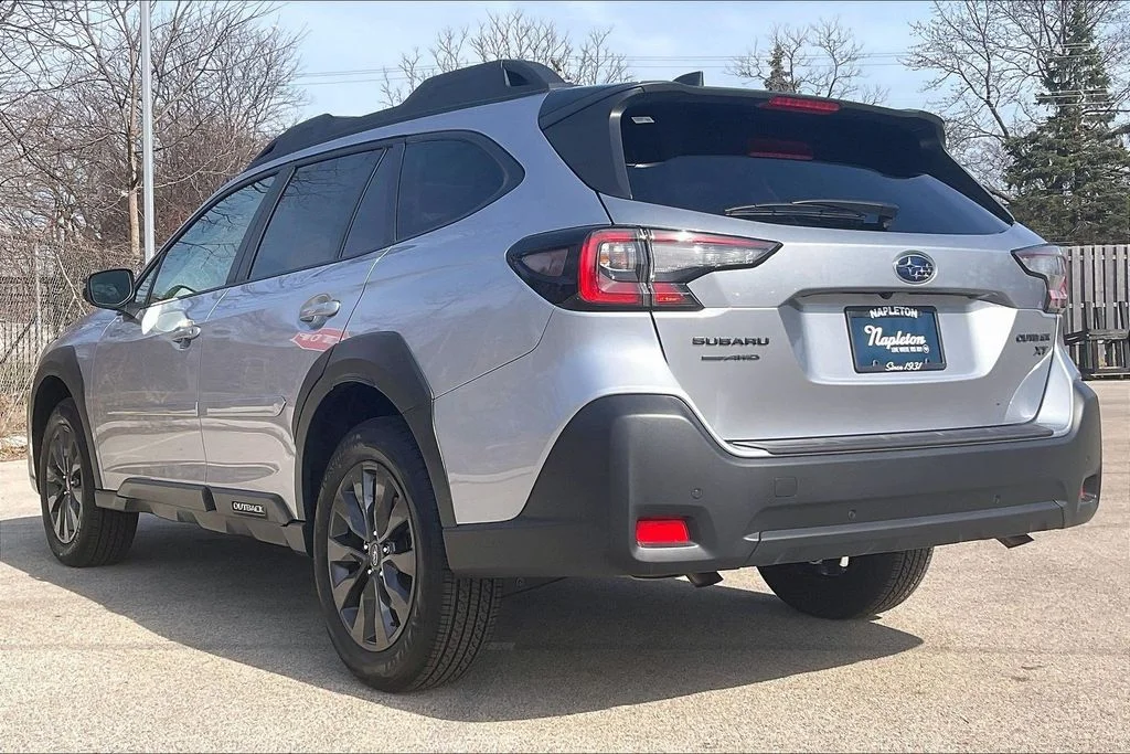 Used 2025 Silver Subaru Onyx Edition XT image 10