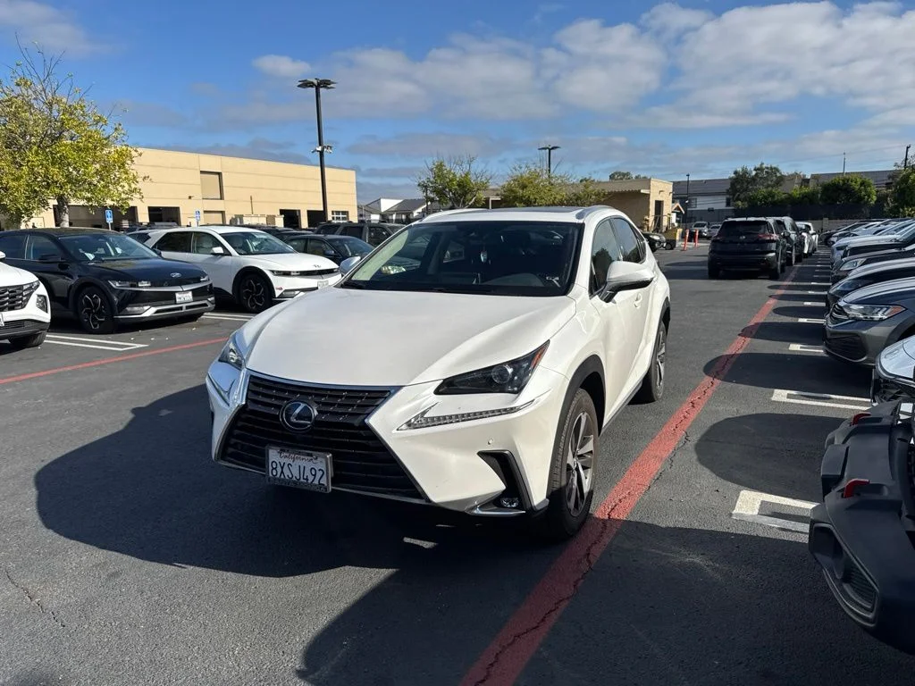 Used 2021 White Lexus 300h image 1