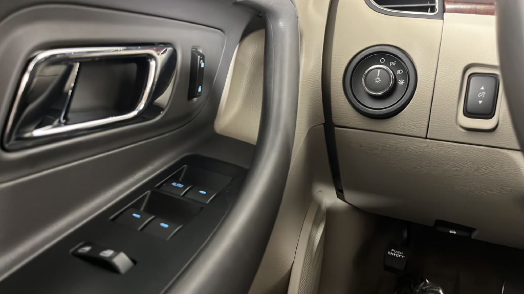 2012 Ford Taurus SEL - Photo 24