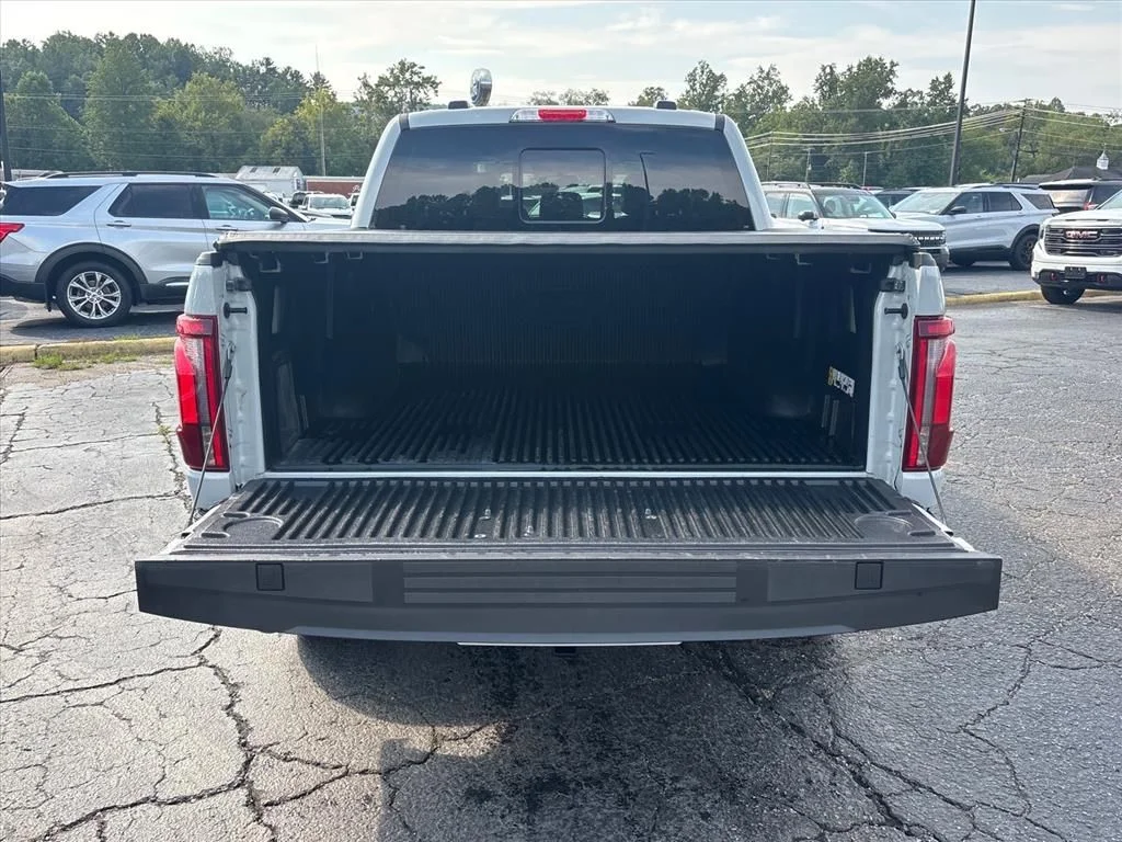 Used 2024 Avalanche Ford Lariat image 7