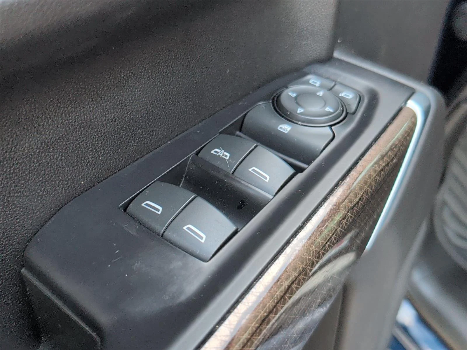 Used 2020 NORTHSKY BLUE METALLIC Chevrolet LT Trail Boss image 17