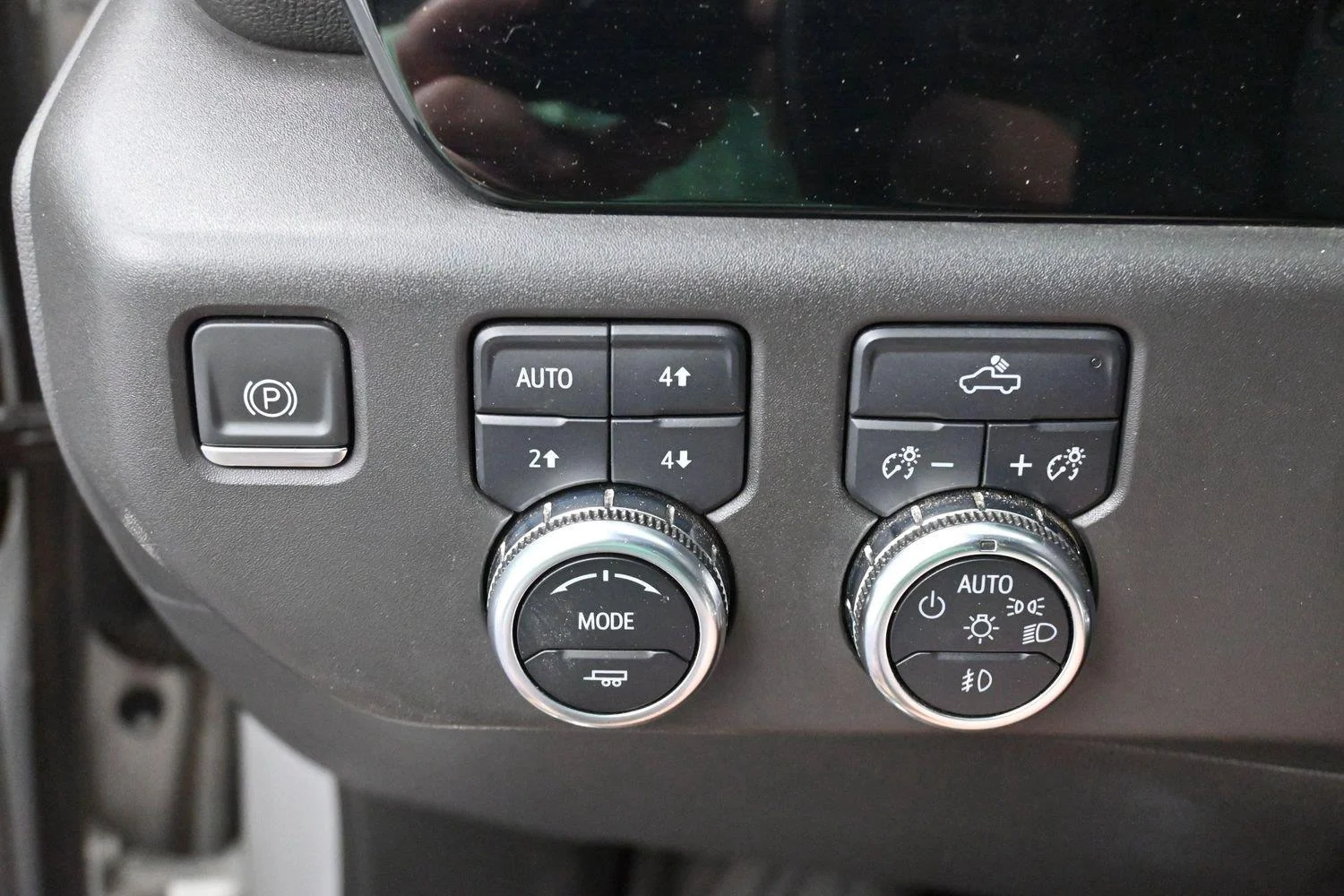 Used 2022 Quicksilver Metallic GMC Elevation image 20