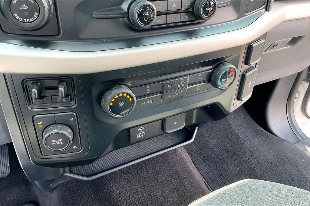 Used 2021 White Ford XLT image 36