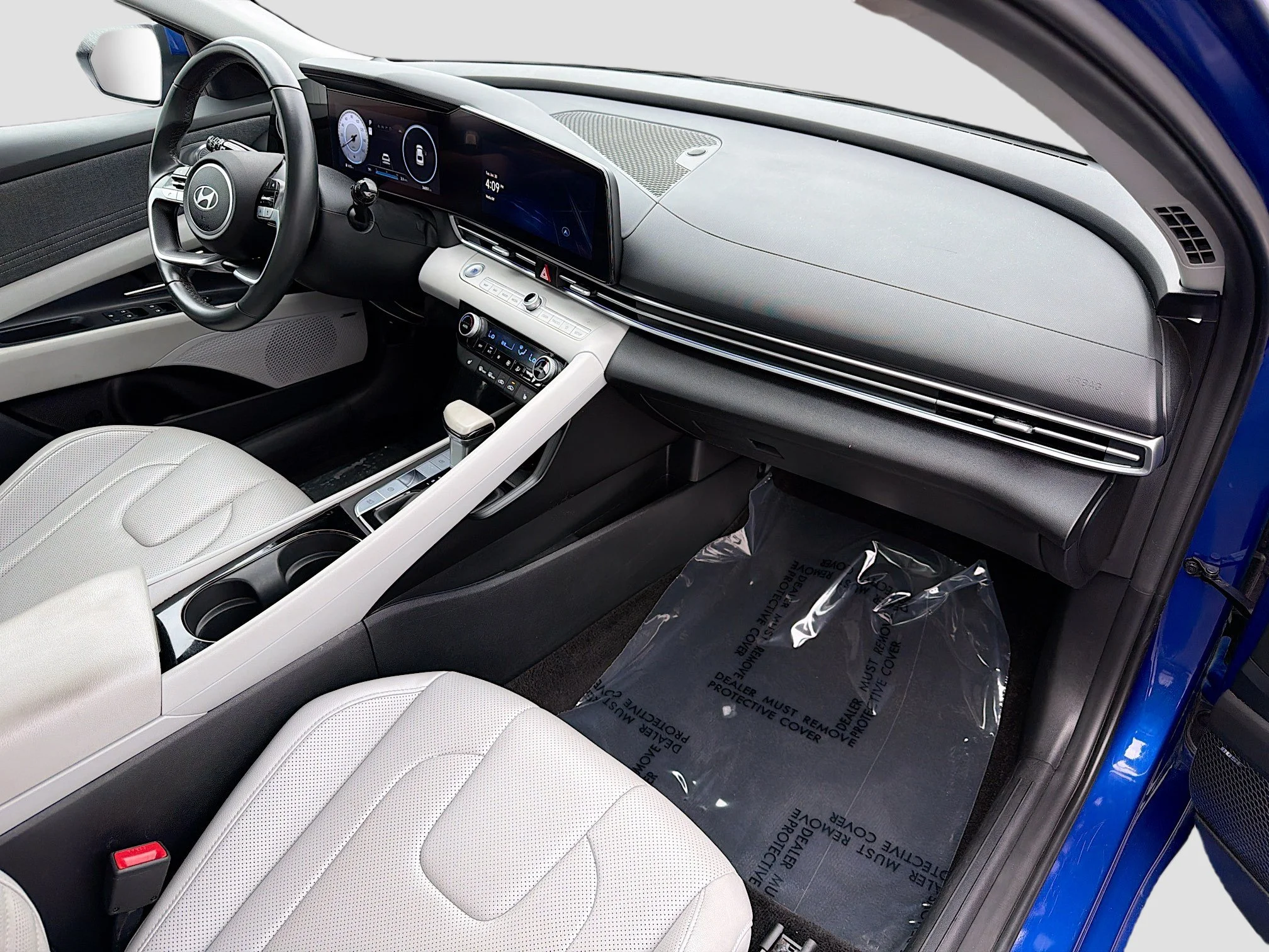 Used 2025 Intense Blue Hyundai Limited image 12