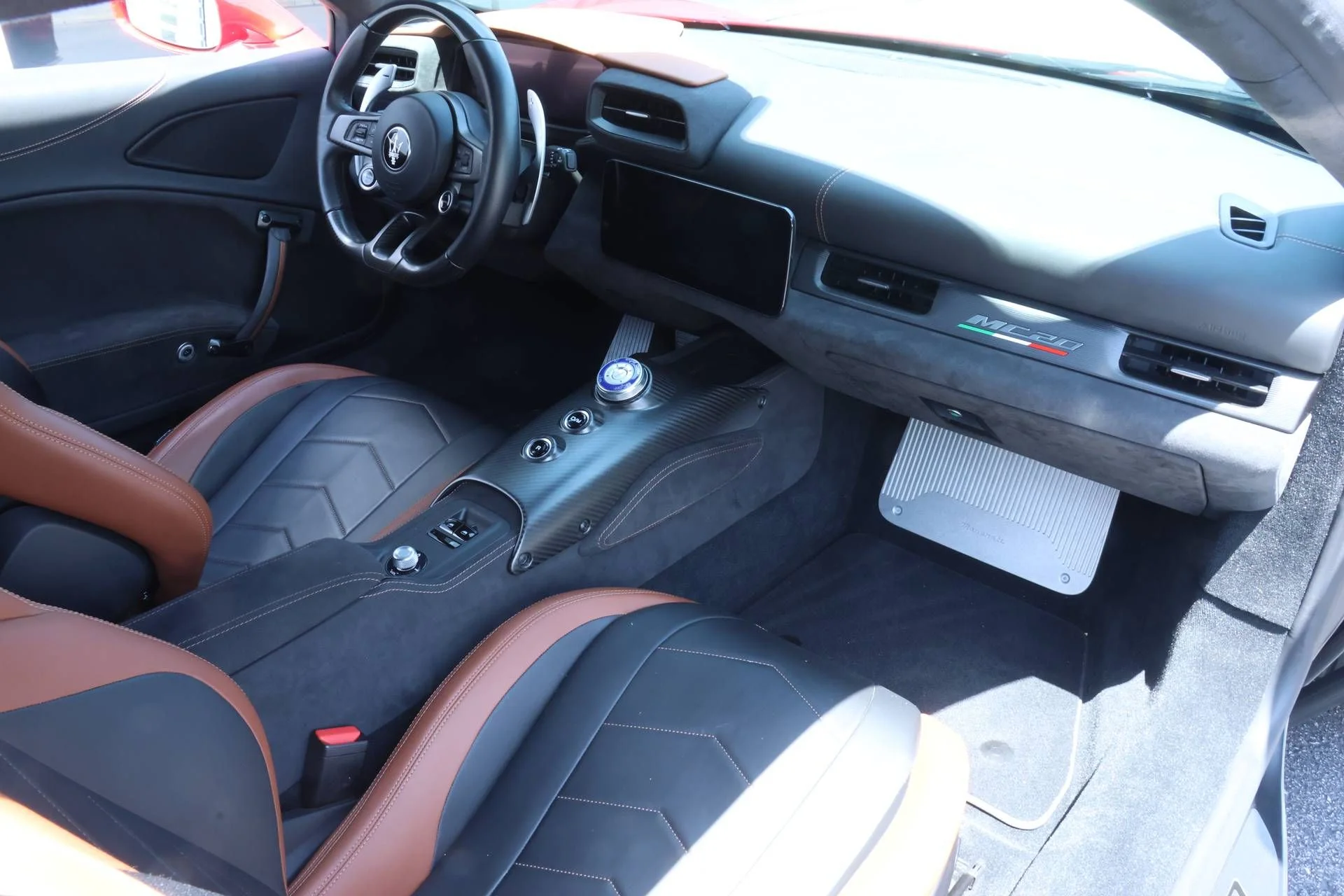 Used 2022  Maserati Base image 21