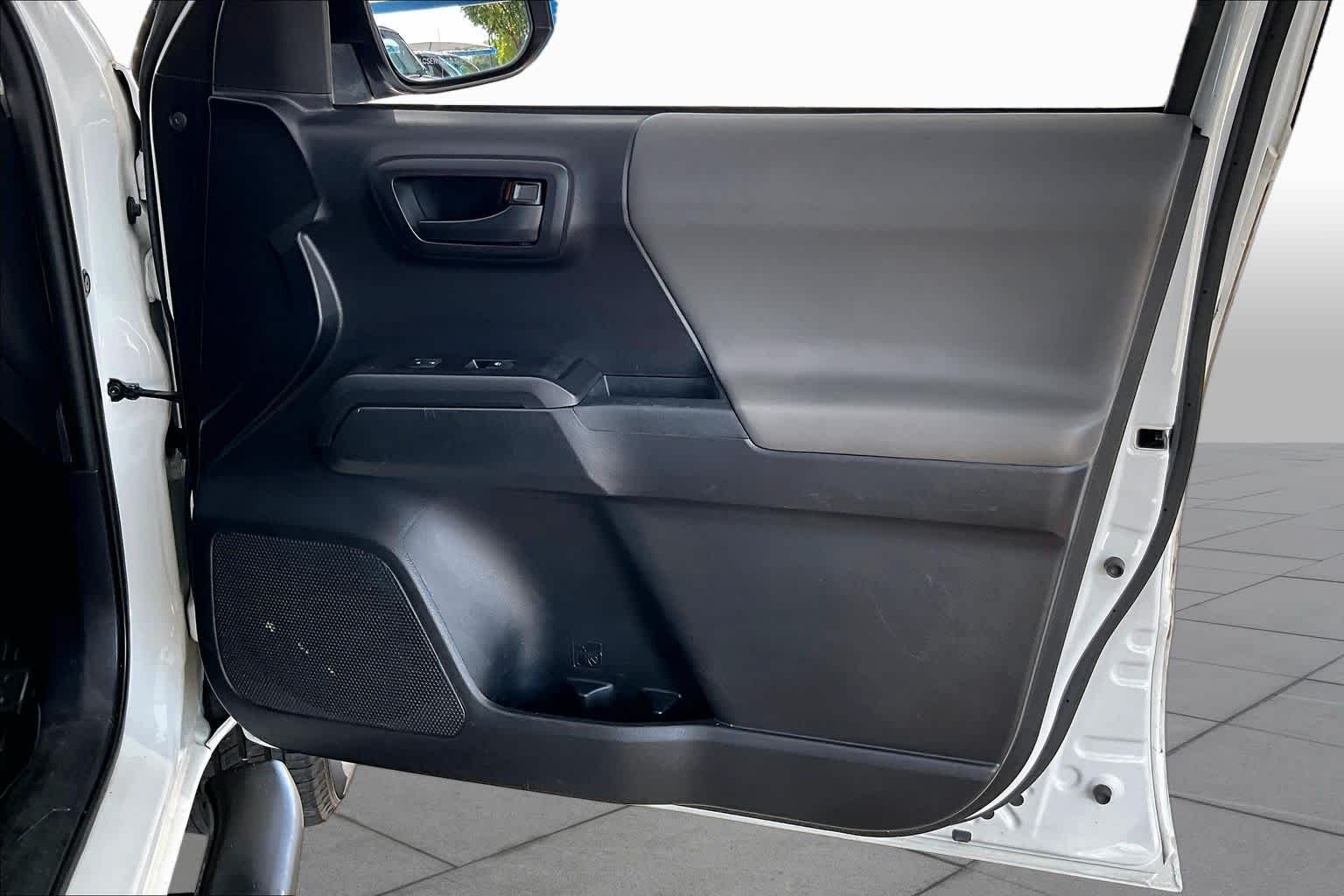 Used 2018 Super White Toyota SR image 21