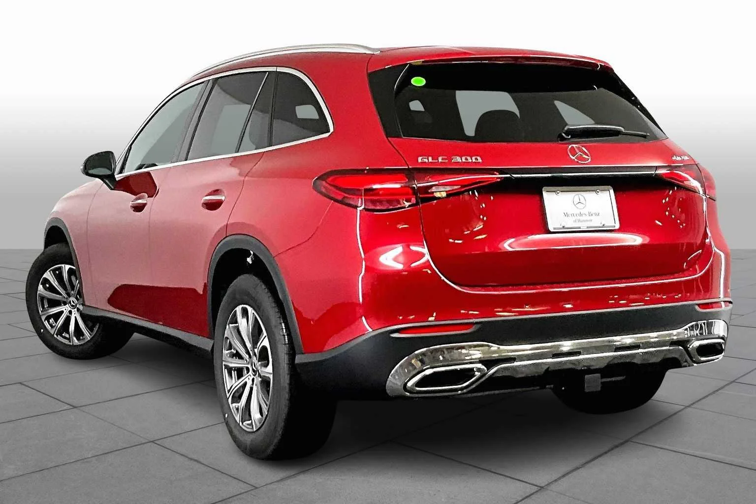 New 2026 MANUFAKTUR Patagonia Red Metallic Mercedes-Benz GLC 300 image 4