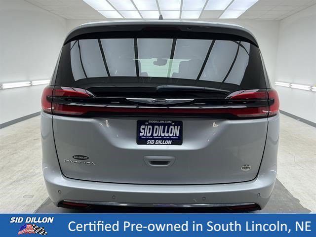 Used 2023 Silver Mist Clearcoat Chrysler Touring L image 5