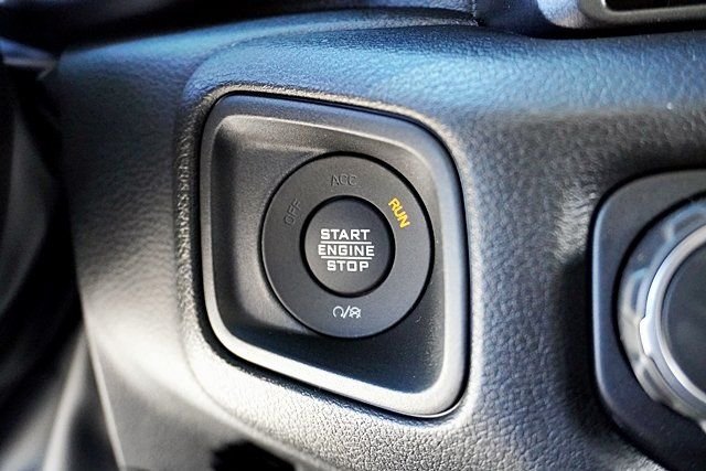 New 2026 Bright White Clear-Coat Exterior Paint Jeep Sport S image 34