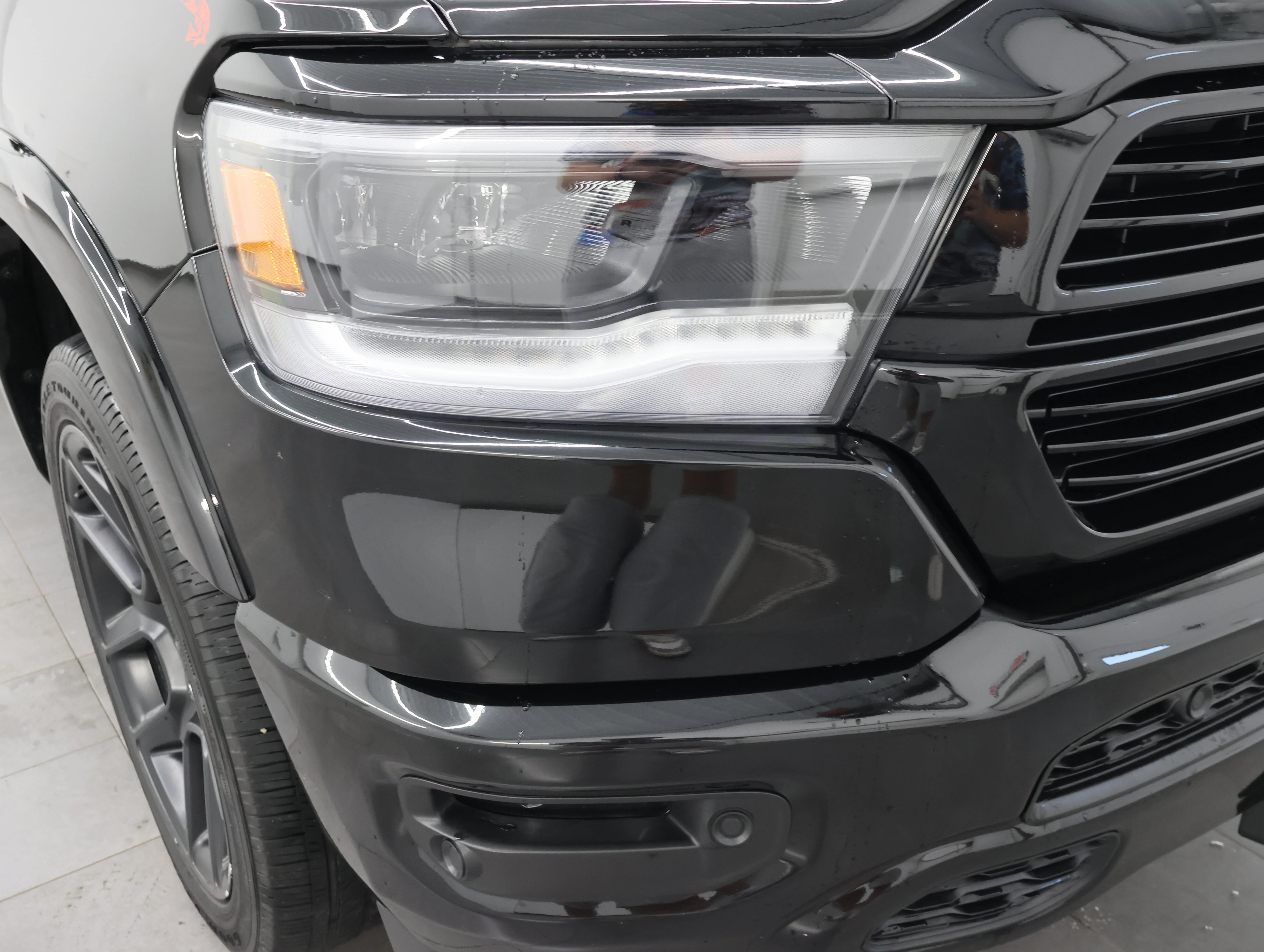 Used 2021 Diamond Black Crystal Pearlcoat Ram Laramie image 23