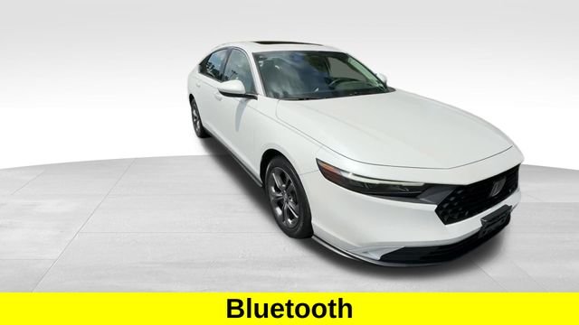 Used 2023  Honda EX image 8