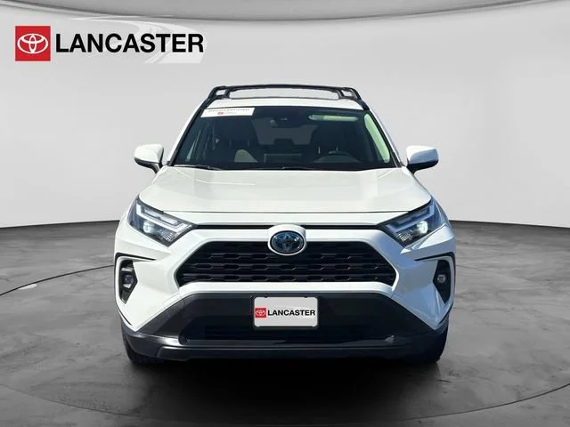 Used 2022 White Toyota Hybrid XLE Premium image 2