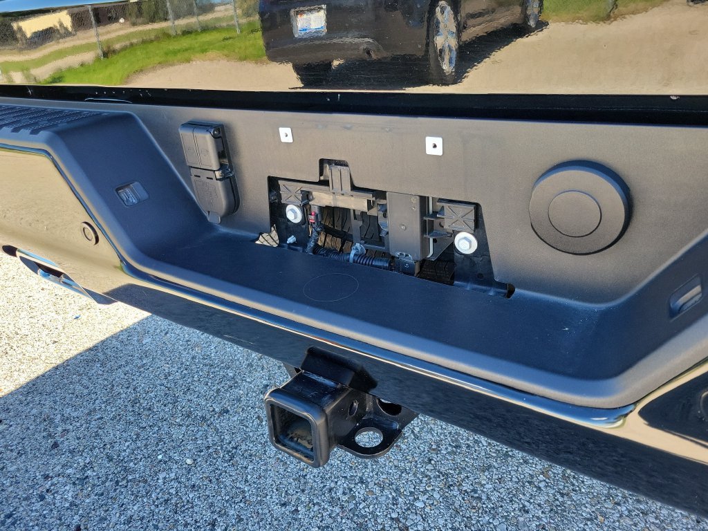 Used 2025 Onyx Black GMC Denali image 9