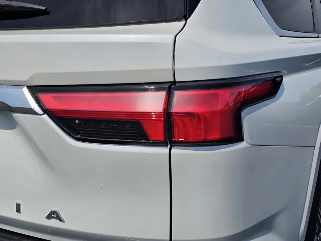 Used 2024  Toyota SR5 image 10