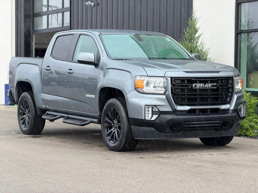 Used 2022 Gray GMC Elevation image 4