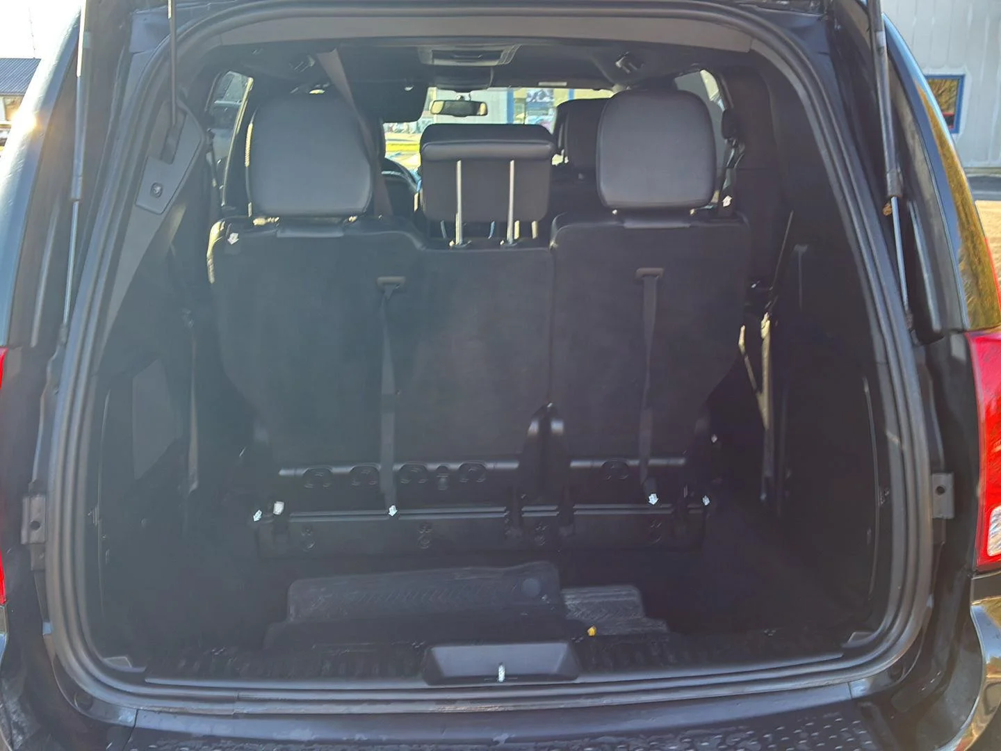 Used 2018 Black Onyx Crystal Pearlcoat Dodge GT image 10