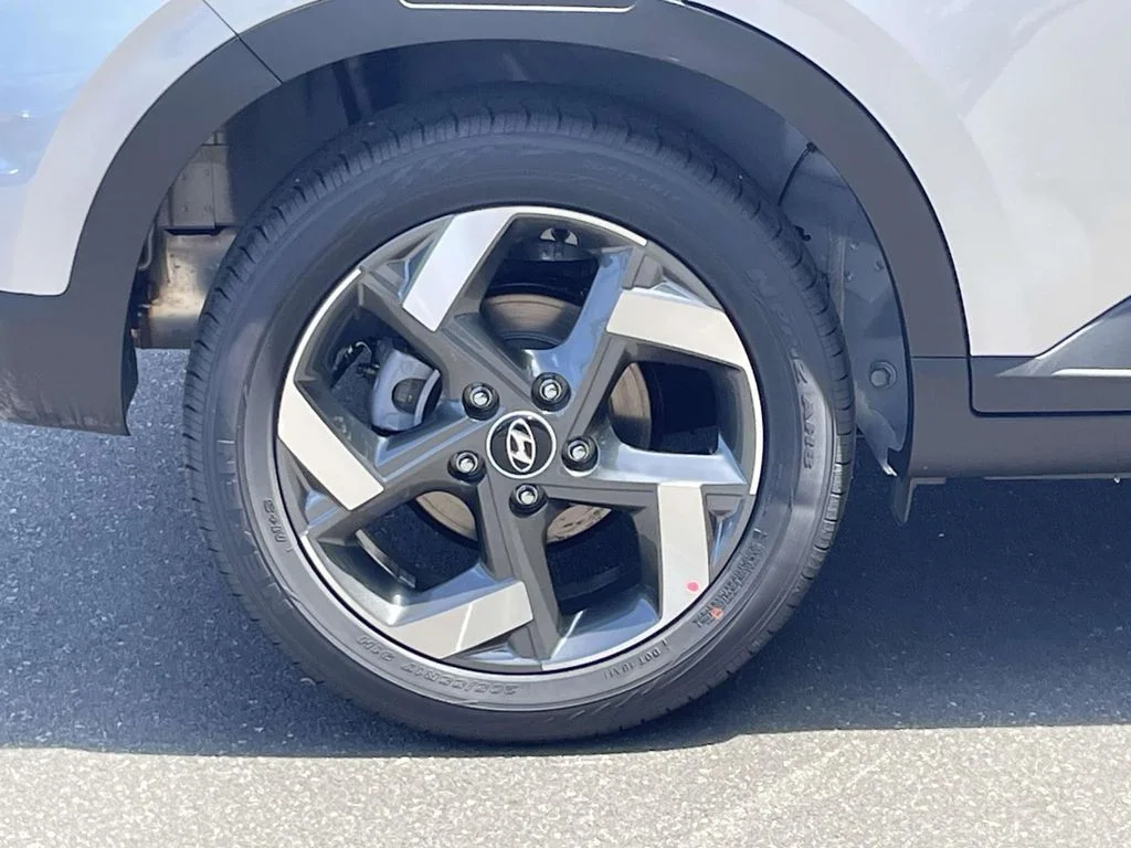 New 2026 Silver Hyundai SEL image 7
