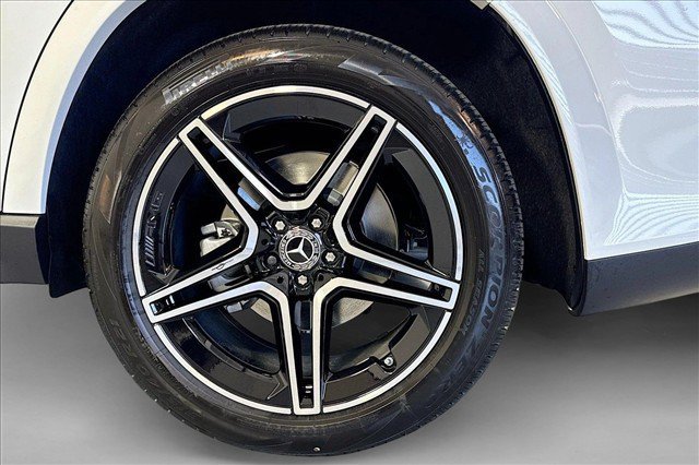 New 2026 MANUFAKTUR Moonlight White Metallic Mercedes-Benz GLS 450 image 60