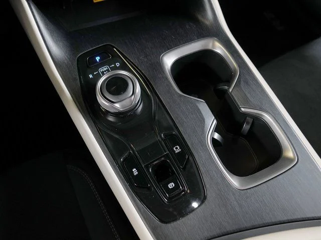 Used 2023  Lexus 450e Luxury image 13
