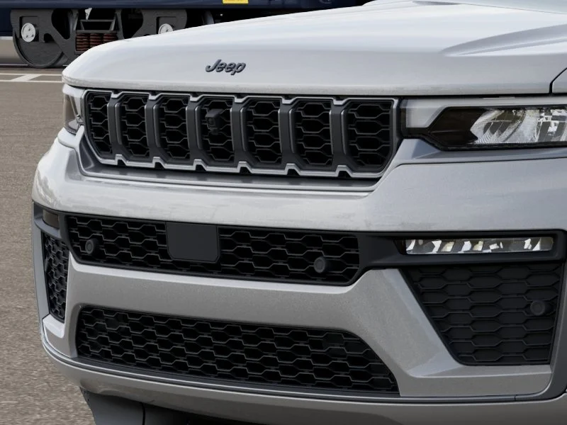New 2026 Silver Zynith Exterior Paint Jeep  image 7