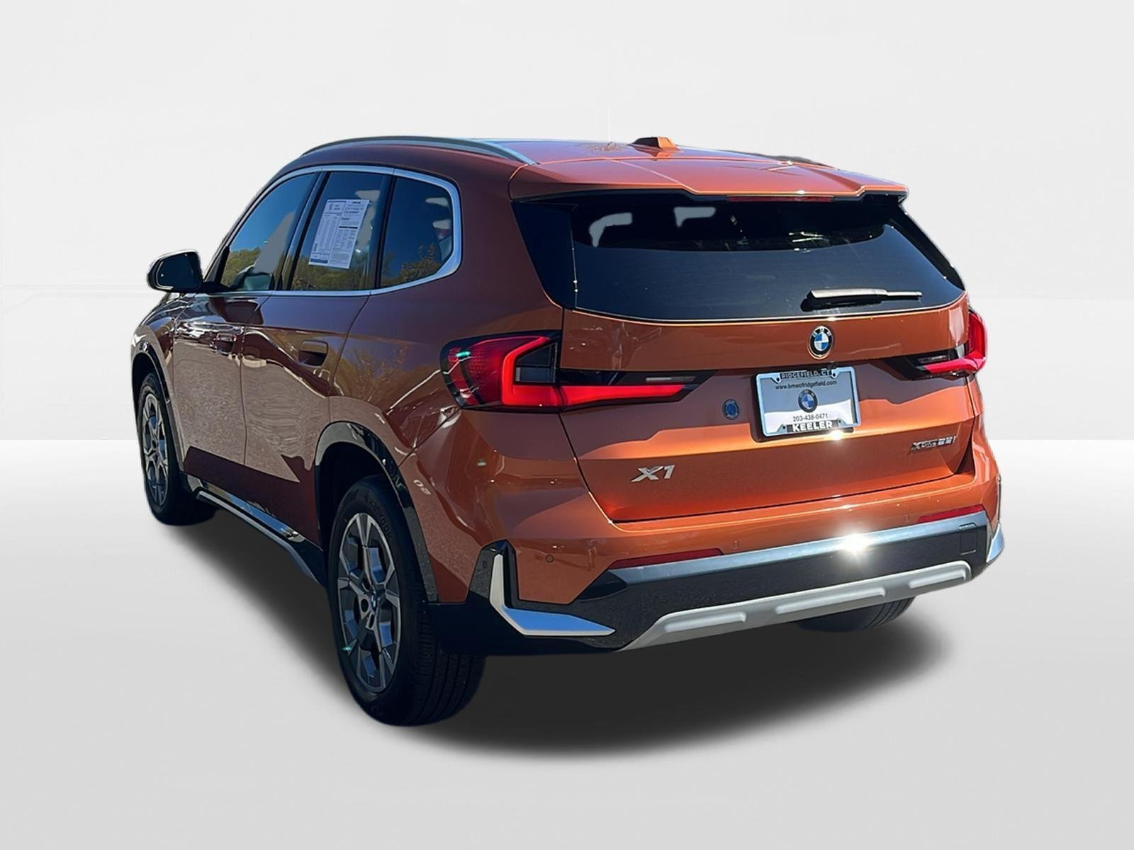 Used 2023 Utah Orange Metallic BMW xDrive28i image 6