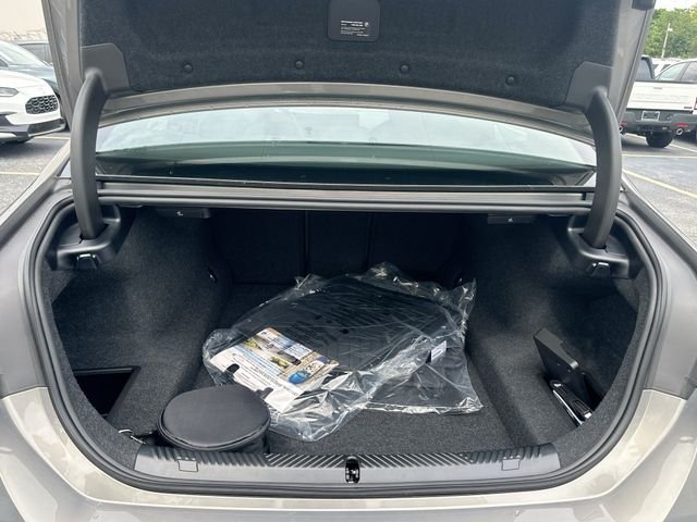 2026 BMW 5 Series 530i - Photo 22